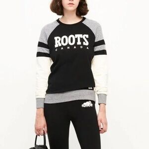 Roots Retro Cozy Fleece Logo Crewneck Sweatshirt | Rare | Size Small